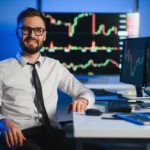 Comment choisir un ETF ? Découvrez les 7 critères essentiels : indice, frais, réplication, liquidité, fiscalité et stratégie pour investir intelligemment.