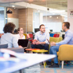 Le portage salarial en France offre liberté et sécurité aux consultants. Découvrez son fonctionnement, ses avantages et pourquoi ce modèle séduit en 2026