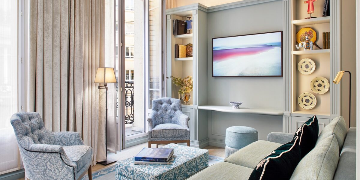 L’Hôtel de Montesquieu renaît sous l’impulsion de Pierre Bontemps, au cœur d’un Paris animé par Roland‑Garros 2026. Luxe, histoire et élégance.
