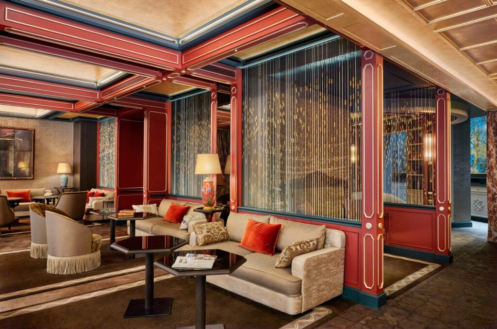 L’Hôtel de Montesquieu renaît sous l’impulsion de Pierre Bontemps, au cœur d’un Paris animé par Roland‑Garros 2026. Luxe, histoire et élégance.