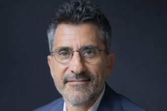 Portrait de Matteo Colangeli, nouveau directeur général du financement et du développement des PME à la BERD, expert du développement économique et des Balkans occidentaux.