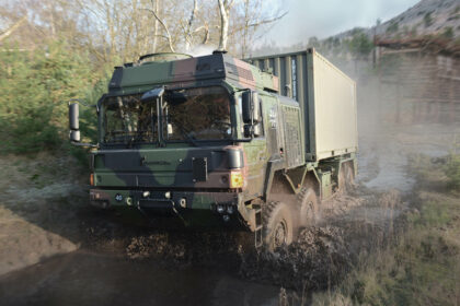 Camions militaires Rheinmetall UTF 4x4, 6x6 et 8x8 destinés à la Bundeswehr dans le cadre d’un contrat logistique majeur.