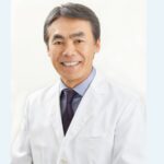 Photographie du Dr Toru Mizoguchi, médecin japonais reconnu, interviewé par le magazine VDA sur son parcours et la médecine orthomoléculaire.
