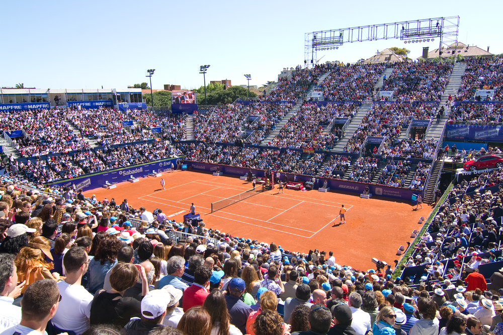 Vue du court Philippe‑Chatrier lors de Roland‑Garros 2026, illustrant les nouvelles installations, les services modernisés et l’ambiance du tournoi.