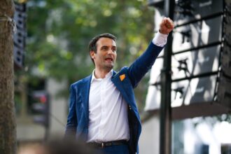 Florian Philippot lors d’une prise de parole publique, annonçant sa candidature à l’élection présidentielle de 2027.