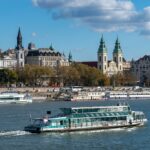 Croisière sur le Danube : ambiance chaleureuse, paysages d’Europe centrale et douceur de la vie à bord entre découvertes et détente.