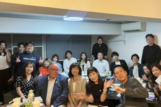 La Nuit Mondiale à Osaka confirme l’émergence d’un corridor économique Osaka–Waterloo. Une soirée dynamique portée par Gavin FitzPatrick et des acteurs locaux.