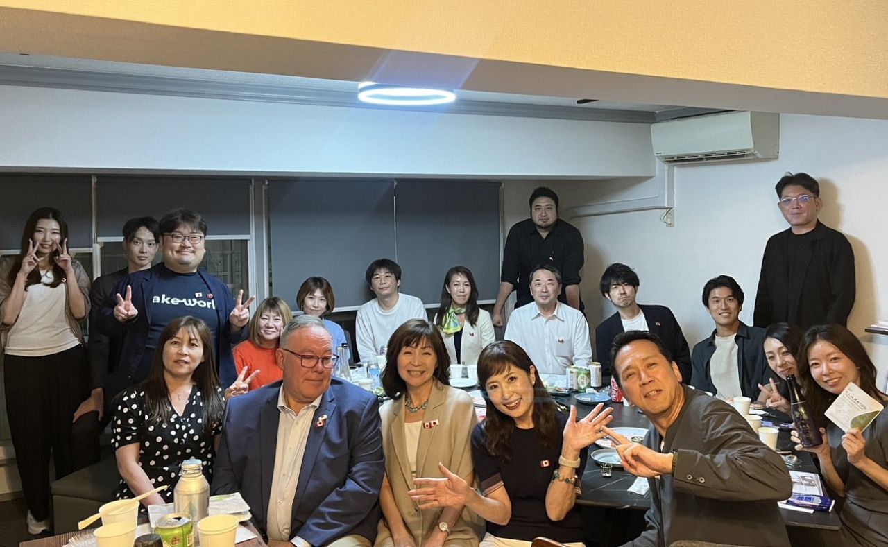 La Nuit Mondiale à Osaka confirme l’émergence d’un corridor économique Osaka–Waterloo. Une soirée dynamique portée par Gavin FitzPatrick et des acteurs locaux.