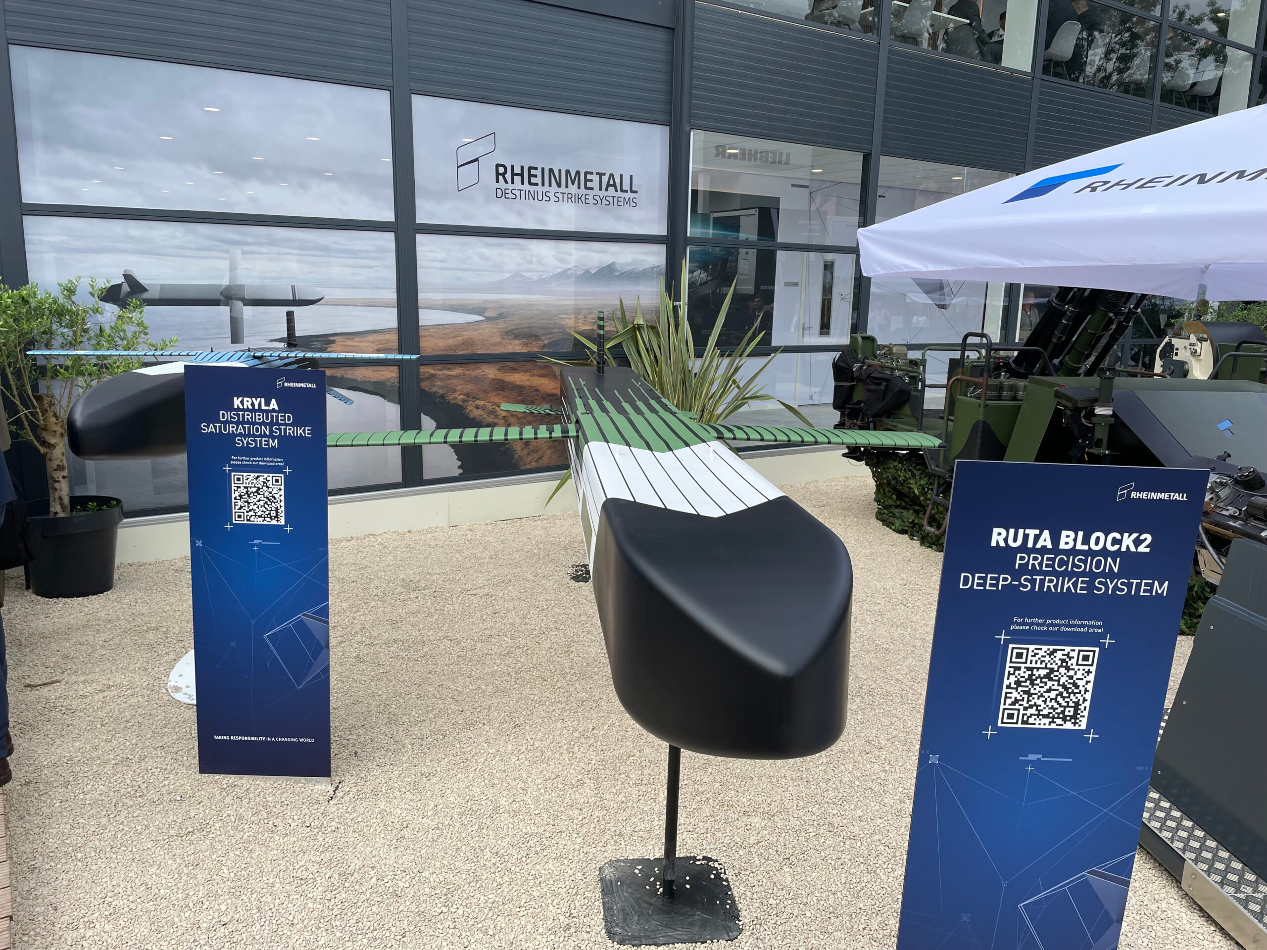 Visuel du missile Ruta Block 3 de Rheinmetall, lancé depuis un conteneur standard, illustrant la nouvelle capacité stratégique européenne.
