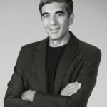Kering nomme Gianfranco D’Attis à la tête d’Alexander McQueen pour renforcer le positionnement et accélérer le développement de la Maison.