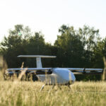 La drone Victor U250 en vol vertical, illustrant la nouvelle filière aéronautique hybride‑électrique en Rhénanie‑du‑Nord‑Westphalie.