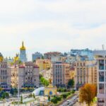 Graphique illustrant le ralentissement de la croissance du PIB ukrainien et le rôle du soutien extérieur dans la stabilité macroéconomique en 2026.