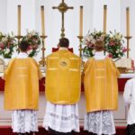 La FSSPX annonce des consécrations épiscopales illicites en 2026, ravivant le spectre du schisme et de l’excommunication au sein de l’Église catholique.