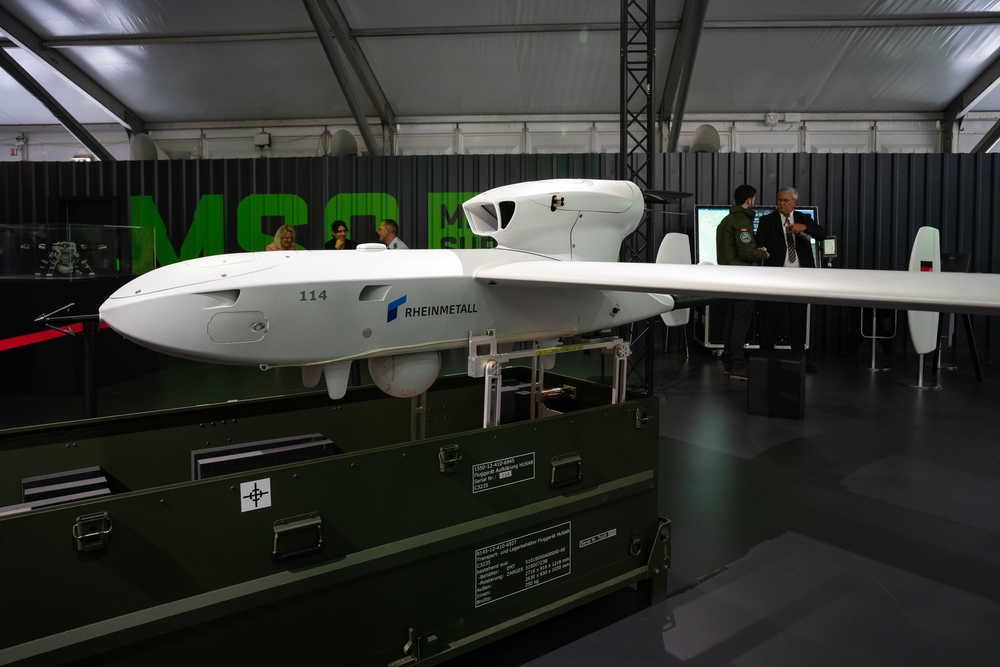 Vue du stand Rheinmetall présentant le MQ‑28 Ghost Bat, les satellites SAR et le Skyranger 30 à l’ILA Berlin 2026.