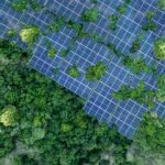 Illustration d’un projet hybride combinant centrale photovoltaïque et batterie, développé par Elements, optimisé par Eclipse et financé par Crédit Agricole Transitions & Énergies.