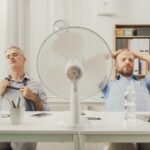 La canicule relance le débat sur l’adaptation des horaires de travail. Faut‑il éviter l’après‑midi pour protéger les salariés ? Une tribune qui interroge l’État.