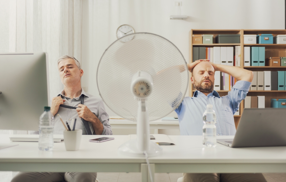 La canicule relance le débat sur l’adaptation des horaires de travail. Faut‑il éviter l’après‑midi pour protéger les salariés ? Une tribune qui interroge l’État.