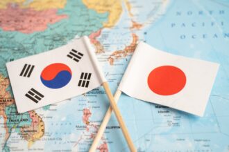 Image des dirigeants japonais et sud-coréens réunis à Andong, illustrant leur rapprochement diplomatique autour de l’énergie, de la sécurité et des chaînes industrielles.