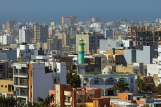 Graphique montrant le ralentissement de la croissance en Afrique subsaharienne en 2026 et les variations par pays selon le rapport de la BERD.
