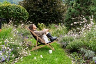Les célibataires en milieu rural inventent de nouvelles façons de rompre l’isolement. Initiatives locales, sociabilité retrouvée et résistance silencieuse à la solitude.
