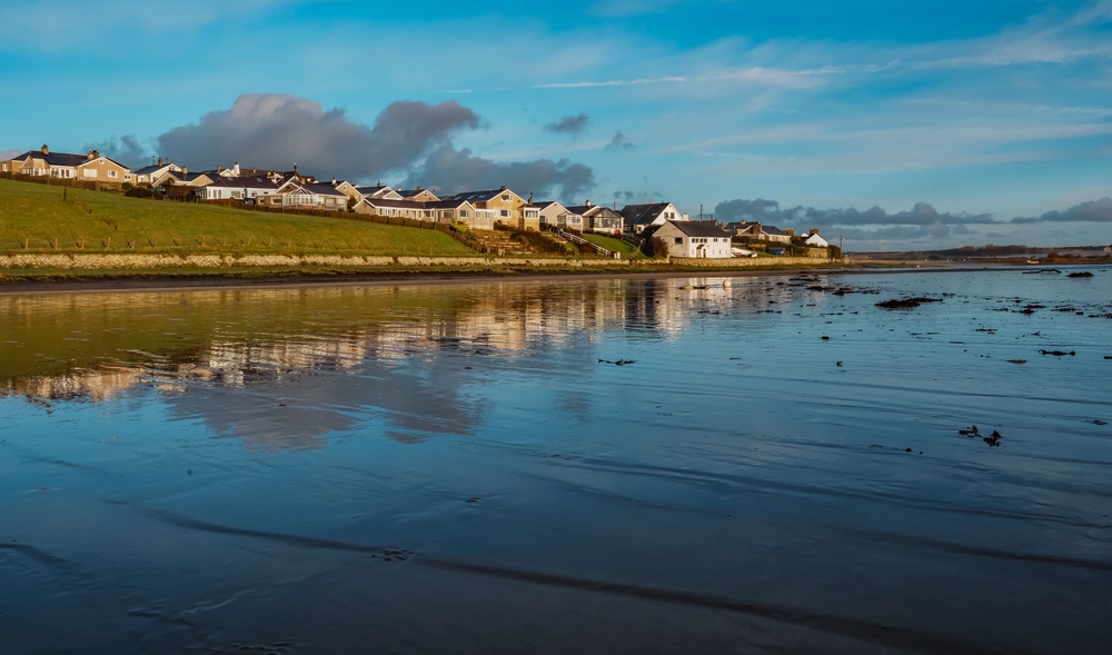 Découvrez Thurso, ville mystique du nord de l’Écosse : ruines anciennes, légendes marines et atmosphère envoûtante au cœur du Caithness.