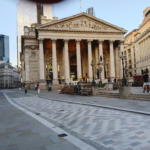 La Banque d’Angleterre assouplit sa régulation des stablecoins pour renforcer l’innovation et maintenir le Royaume‑Uni dans la course aux paiements numériques.