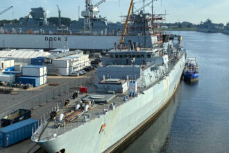Rheinmetall, frégate Bayern, F123, Marine allemande, modernisation navale, Wilhelmshaven, Neue Jadewerft, défense navale.