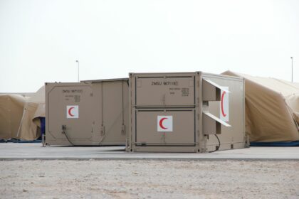 Rheinmetall signe une commande majeure avec le Maroc pour sept hôpitaux de campagne mobiles. Livraison entre 2027 et 2028, technologie éprouvée en Ukraine.