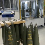 Production d'obus d'artillerie de 155 mm de type RH1412 dans l'usine Rheinmetall d'Unterlüß