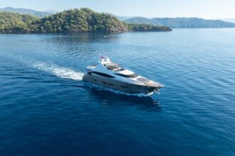 Louer un yacht, c’est vivre des vacances exclusives, libres et immersives. Découvrez pourquoi cette expérience haut de gamme séduit une nouvelle génération de voyageurs.