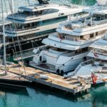 Louer un yacht, c’est vivre des vacances exclusives, libres et personnalisées. Découvrez pourquoi cette expérience devient le nouveau luxe incontournable en été.
