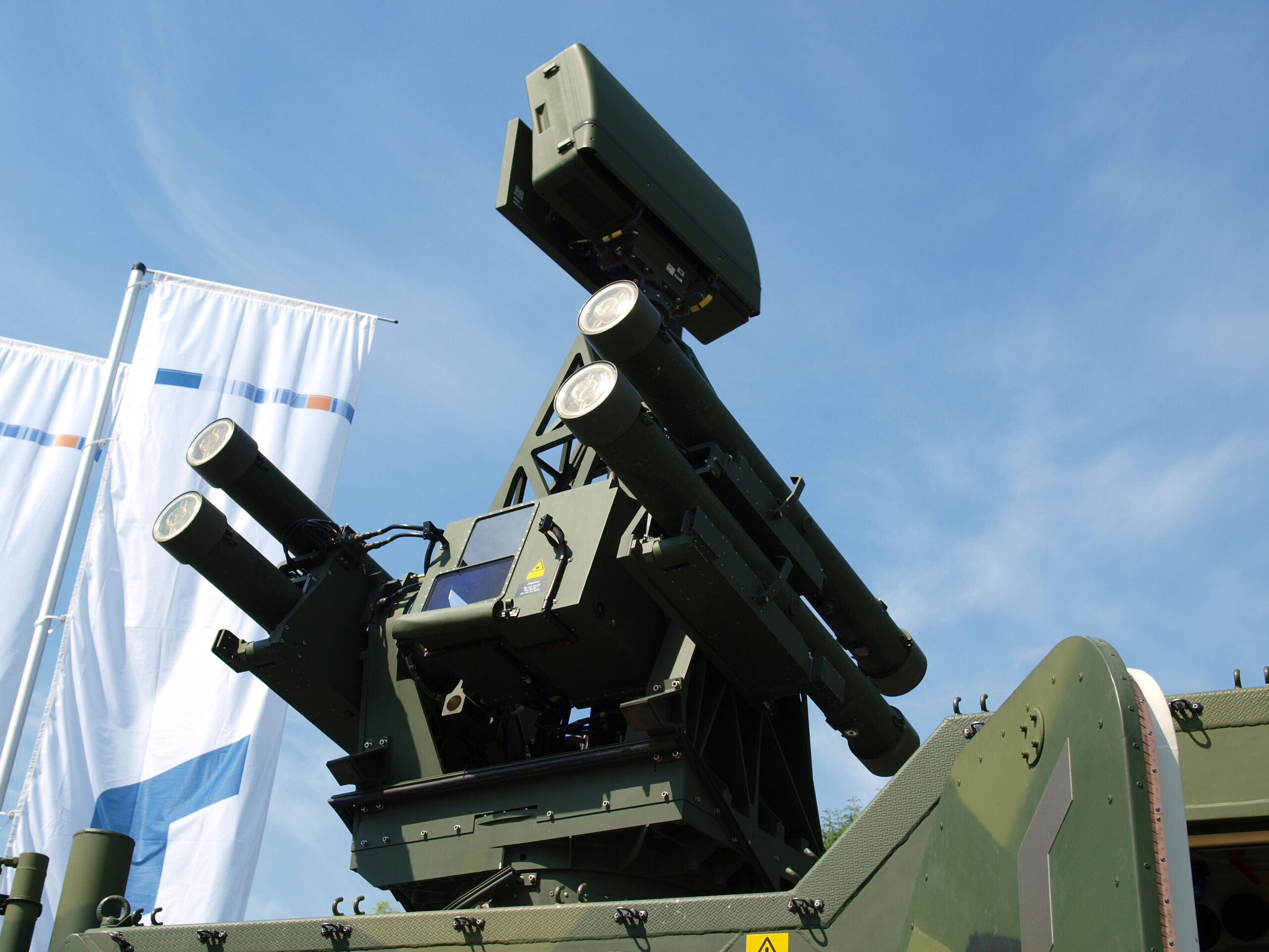 L’Allemagne lance un laser de combat naval développé par MBDA et Rheinmetall, testé en mer et opérationnel d’ici 2029. Une rupture technologique majeure.