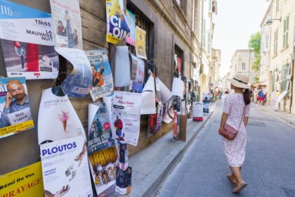 Théâtre, Festival d’Avignon, Culture française, Patrimoine, Spectacle vivant, Molière, Accessibilité culturelle, Prix des places, Fabrice Luchini, Pierre Arditi