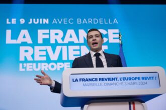 Analyse des risques politiques, médiatiques et stratégiques qui font de l’été un moment décisif pour Jordan Bardella. Pressions internes et externes au RN.