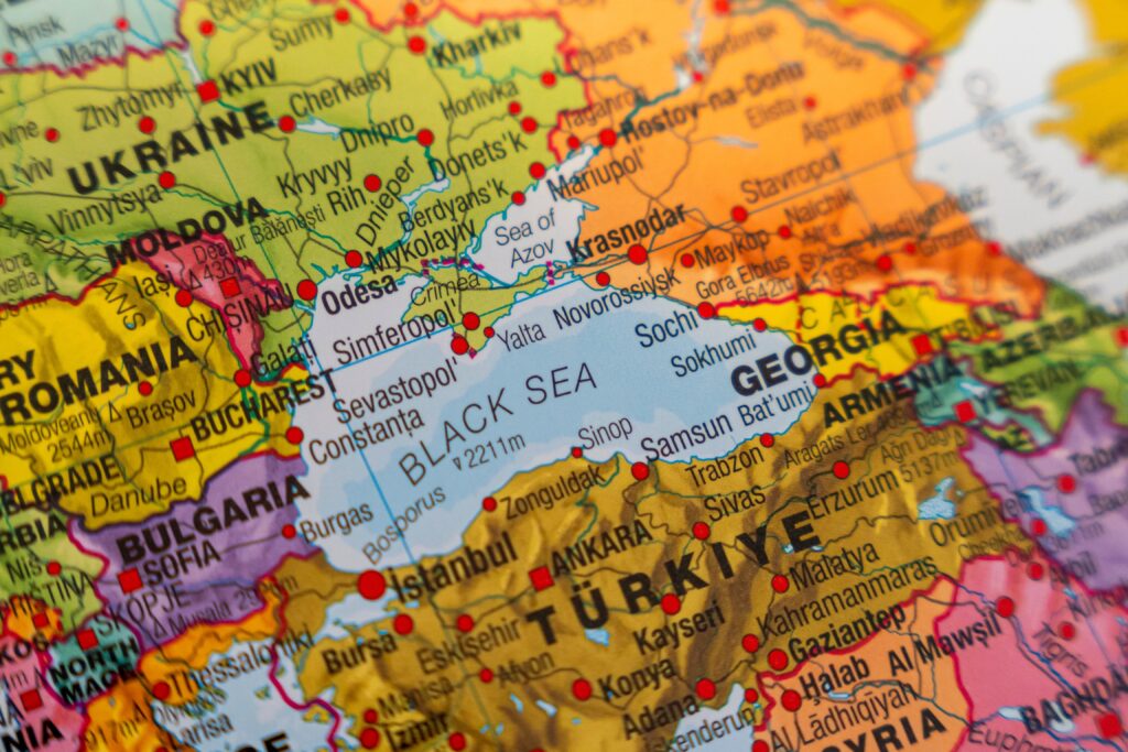 pays riverains mer noire, convention de montreux turquie, flanc oriental otan, sécurité maritime eurasie, corridor céréalier ukraine.