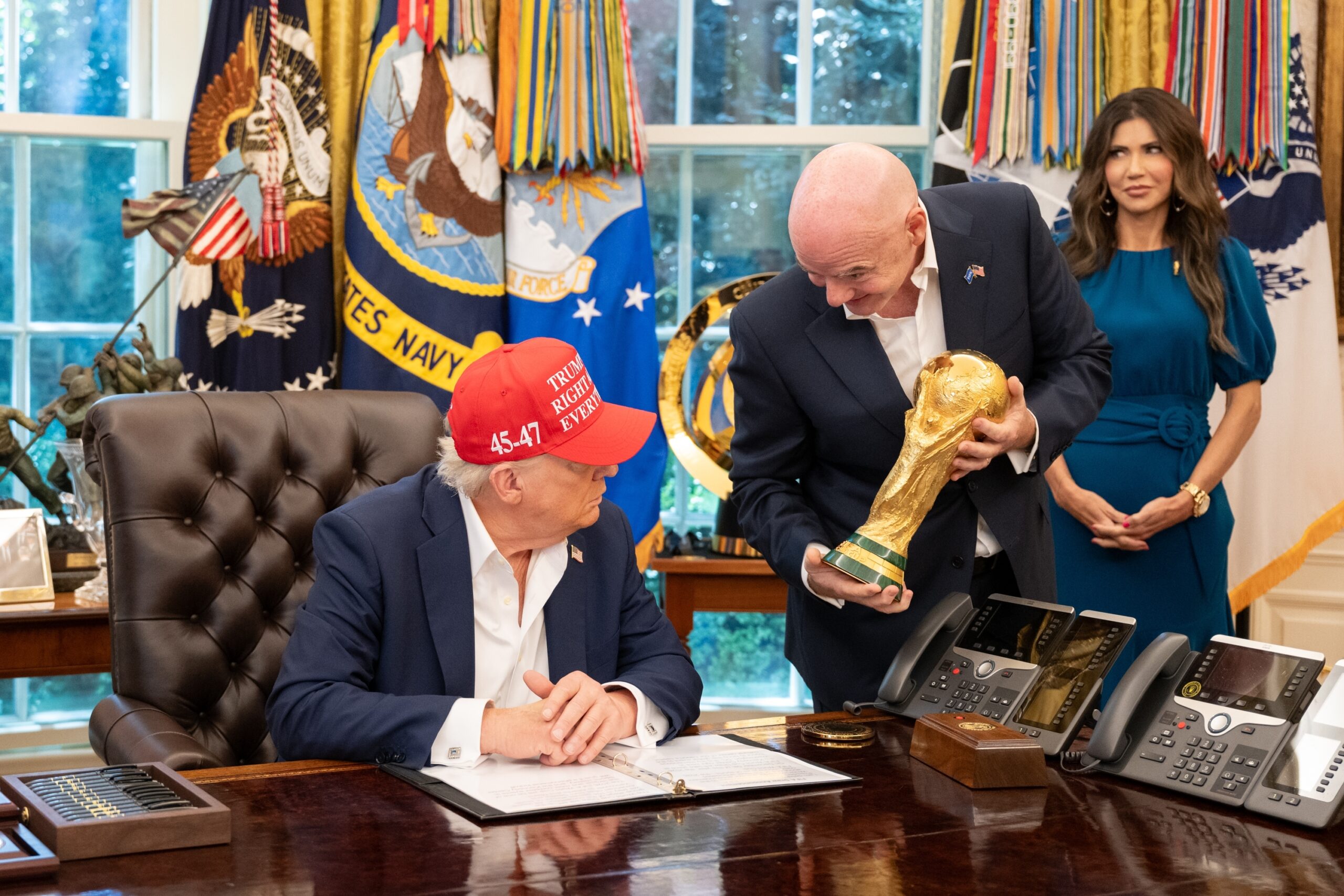 Le projet FIFA Forward Enterprise ouvre la voie à une financiarisation risquée du football mondial, suscitant l’opposition de l’UEFA, de la Concacaf et de nombreux acteurs.