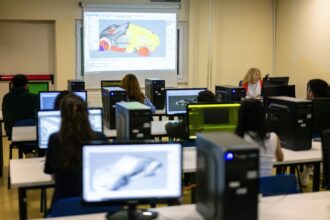 Fournitures, tech, mode, assurance : les produits stars de la rentrée 2026 révèlent les nouvelles priorités des familles entre budget, utilité et durabilité.