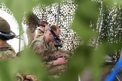 Rheinmetall joue un rôle clé dans la numérisation de l’entraînement militaire britannique via Omnia Training, un contrat de 15 ans d’un milliard d’euros créant des emplois au Royaume‑Uni.