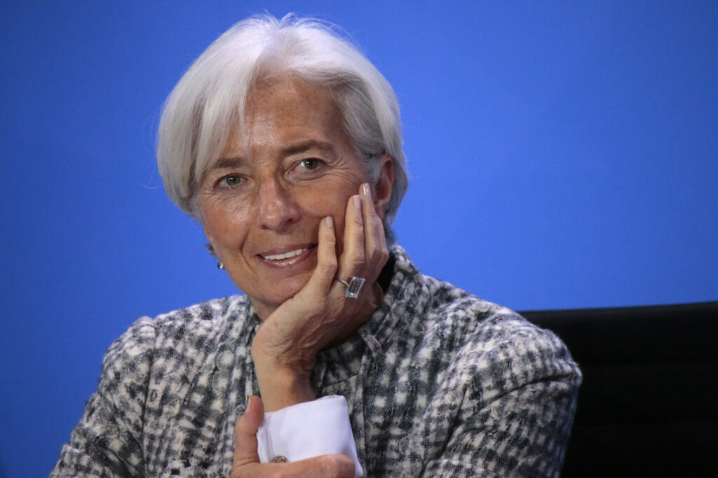 Christine Lagarde envisage de quitter la BCE avant 2027 pour porter une voix européenne dans la présidentielle française, reconfigurant le débat politique.