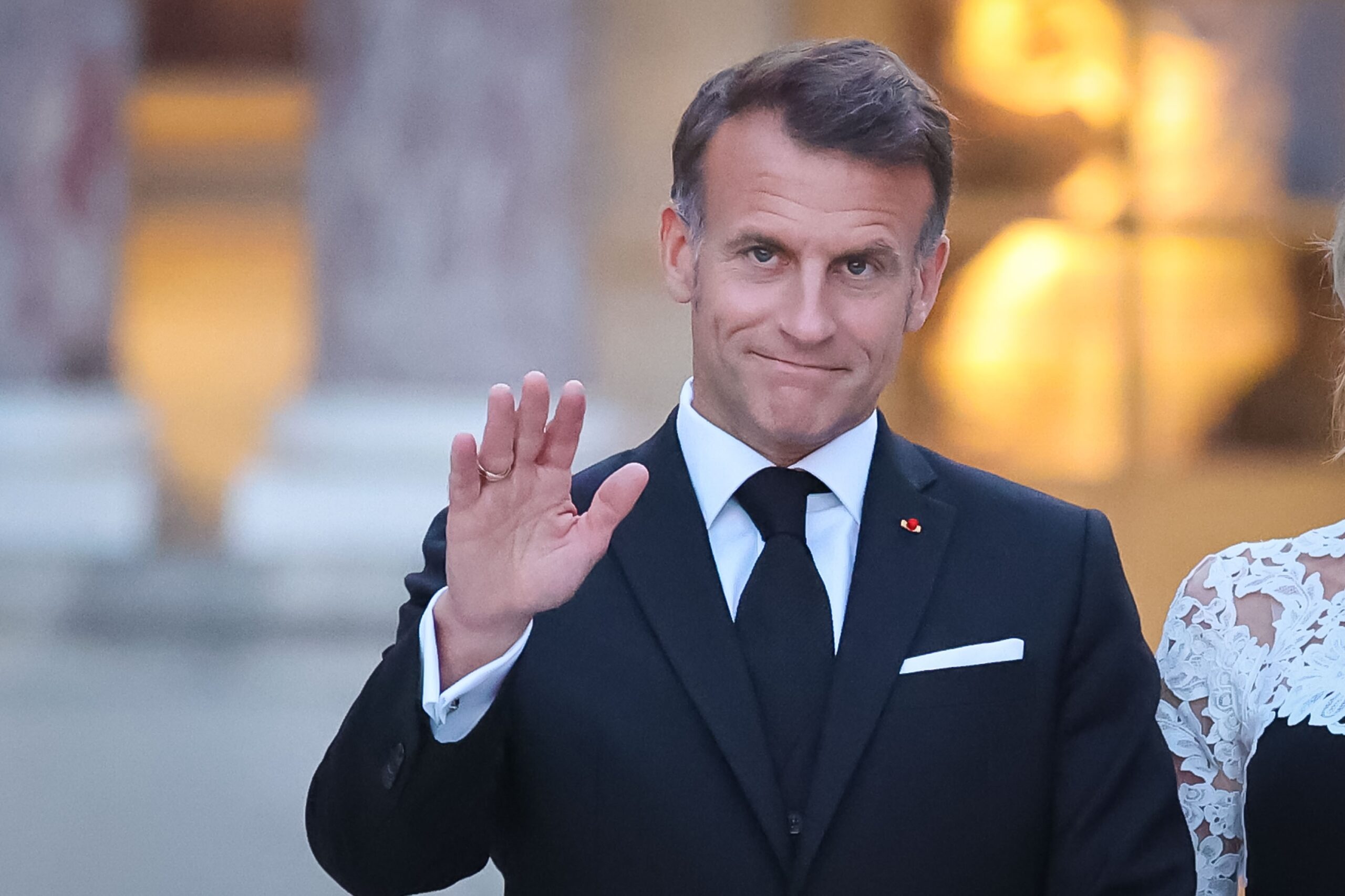 Et si Macron démissionnait quelques mois plus tôt pour sauver 2027 ?