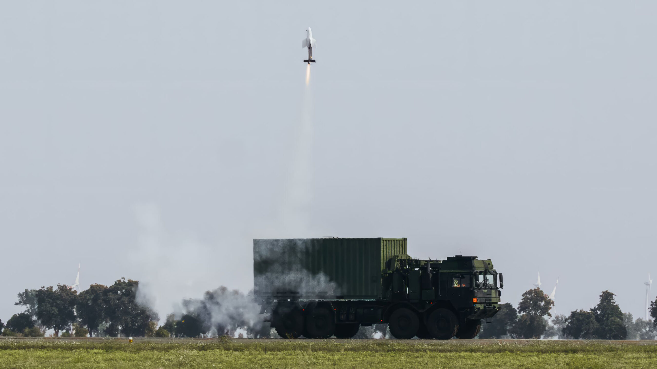 Rheinmetall ouvre un centre d'excellence au Royaume-Uni dédié à l'autonomie terrestre et au kit IA PATH. Analyse d'un partenariat clé pour l'OTAN.