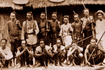 Découvrez l'histoire méconnue des peuples autochtones de Taïwan : origines austronésiennes, luttes culturelles, préservation des langues et renaissance identitaire.