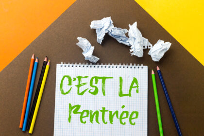 Rentrée 2026 : le grand retour du papier et de l'école zéro écran