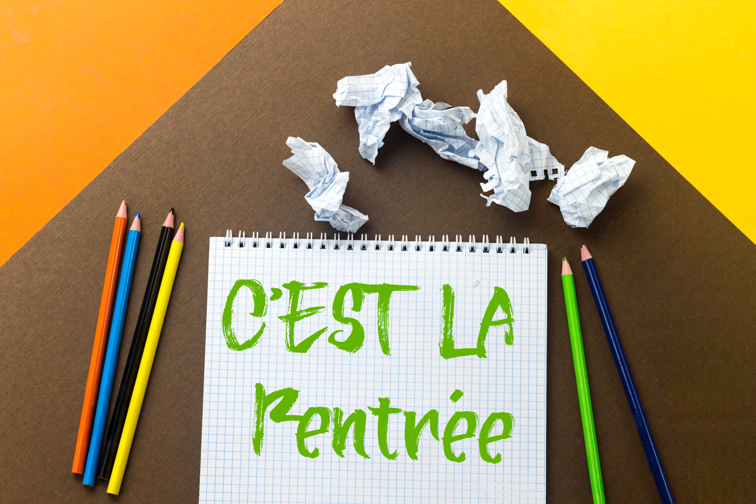 Rentrée 2026 : le grand retour du papier et de l'école zéro écran