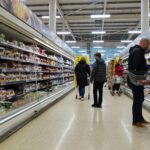 La demande de sardines en boîte progresse fortement en France, provoquant des ruptures de stock ponctuelles. Entre hausse de consommation, contraintes de pêche et tensions industrielles, le marché des conserves évolue rapidement.
