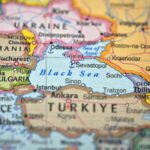 Un drone naval ukrainien patrouillant en mer Noire face aux positions russes.