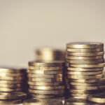 Les fonds vautours profitent des dettes en difficulté des États et des entreprises. Analyse d’un acteur controversé du capitalisme moderne.
