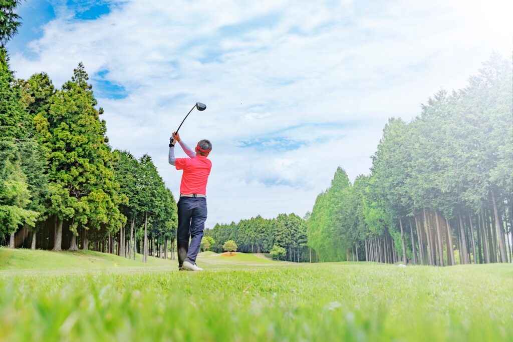 Parcours de golf haut de gamme au Japon en zone rurale