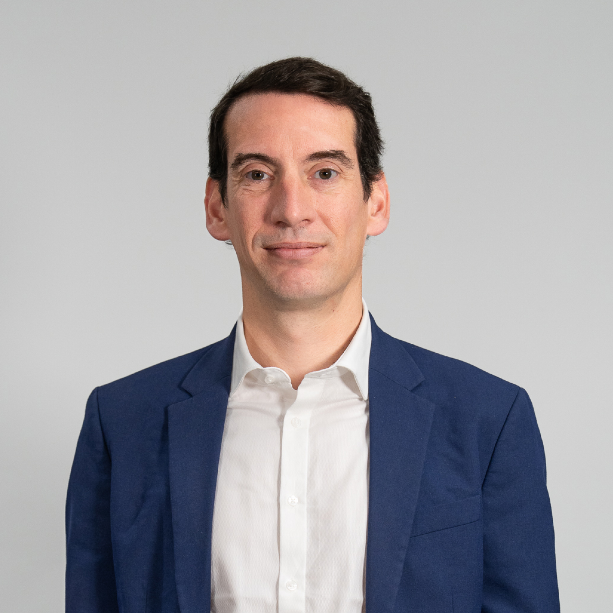 Altaroc Lance Altaroc Wealth et Nomme Pierre Ferron