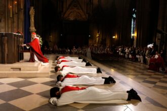 Prêtres mariés : l'Église belge lance un appel à Rome